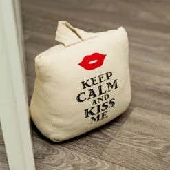 Türstopper KEEP CALM AND KISS ME - beige 9 Türstopper KEEP CALM AND KISS ME - beige -Flur & Diele Verkaufsgeschäft 9004139200 04 1600Wx1600H